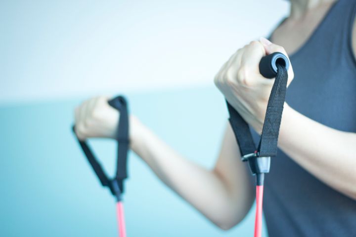 How To Use Resistance Bands With A Bar Right Biqbandtraning